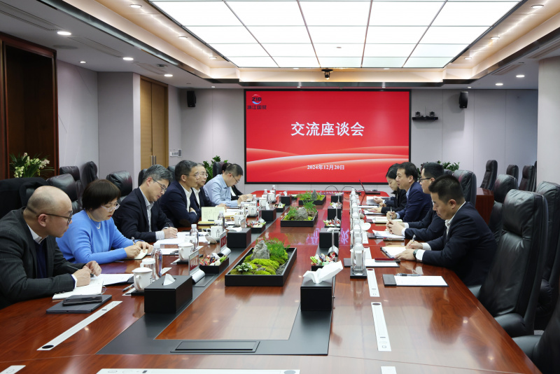 1735787186151904UPhS.jpg 701A6128.JPG